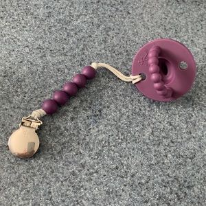 LIMITED EDITION Ryan & Rose Beaded Cutie Clip + Cutie Flat Pacifier PLUM